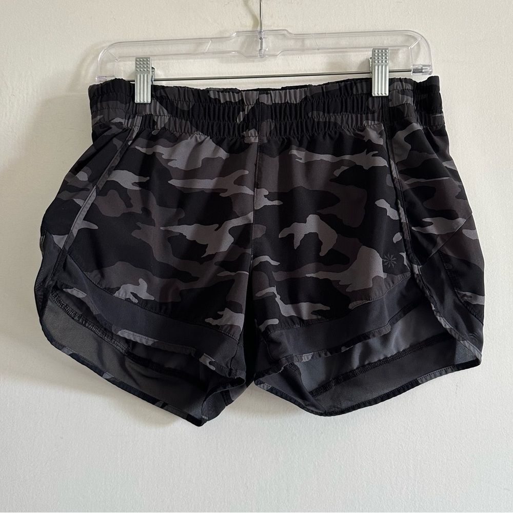 Athleta Black/Gray Camo Mesh Racer Run Short 4” Size XS EUC - Picture 7 of 15